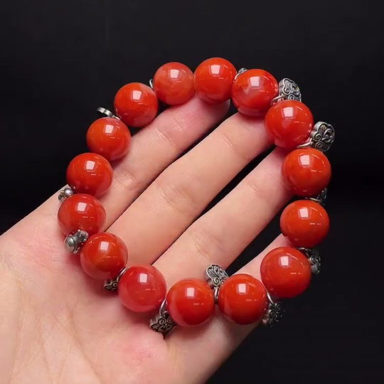 C33934775 Red Agate Bracelet with Visible Organic Matter, Non-Gold, Total Weight Approx. 64.3g, Size About 13.4mm