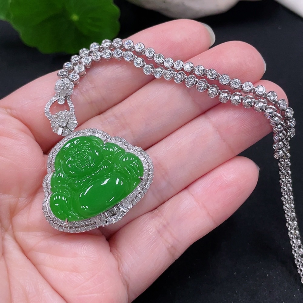 F30453075 Jadeite Buddha Inlaid Pendant 18K Gold Total Weight Approx. 21.6g (Including Chain)