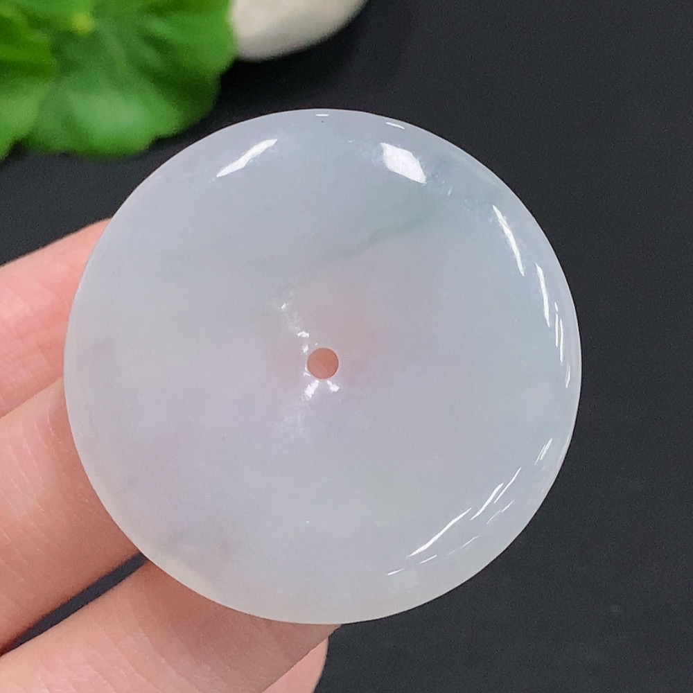 F31644733 Jadeite Peace Knot, Total Weight Approx. 17.4g