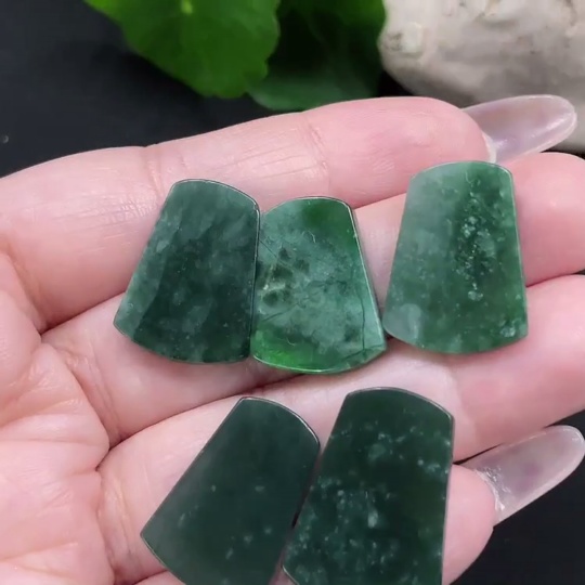 F35083300 Jadeite Plain Pendant Set Sell as a Lot