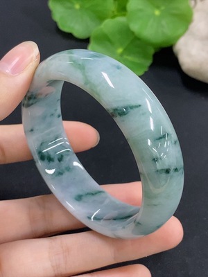 F46549504 翡翠正圈手镯 圈口55.5 货品总重约66.69g