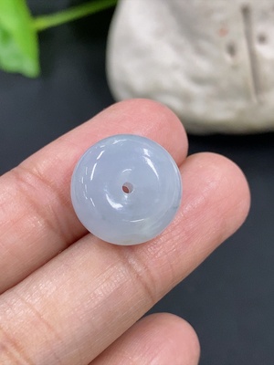 F44278203 翡翠平安扣挂件 货品总重约3.47g