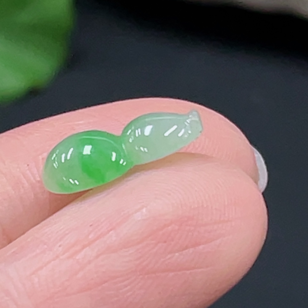 F26996600 Jadeite inlay, total weight approx. 0.68g