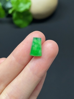 F41879792 翡翠无事牌镶嵌件 货品总重量约0.55g
