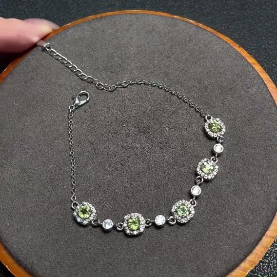 C34040925 Peridot Bracelet Non-Gold Total Weight Approx.4.16g