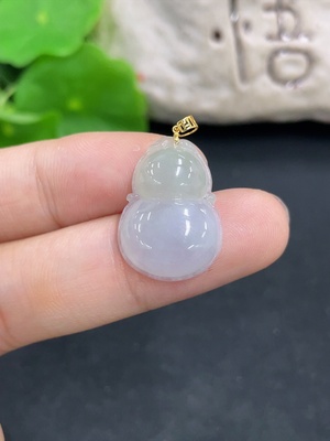 F46516155 翡翠挂件 葫芦  扣头18k 货品总重约2.8g