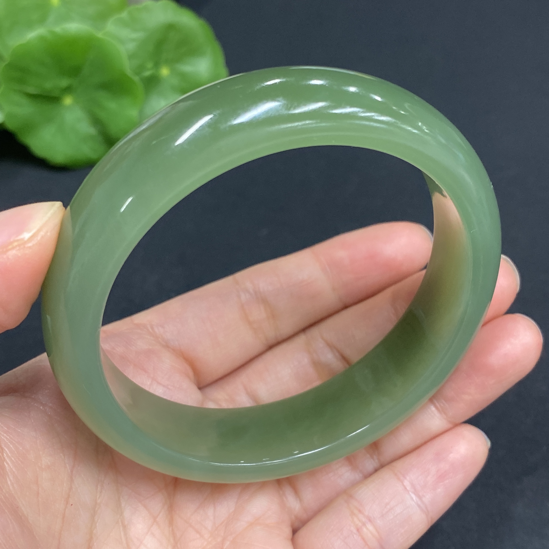 H27171505 Hetian Jade Round Bracelet  Size 59.5  Total Weight Approx.63g