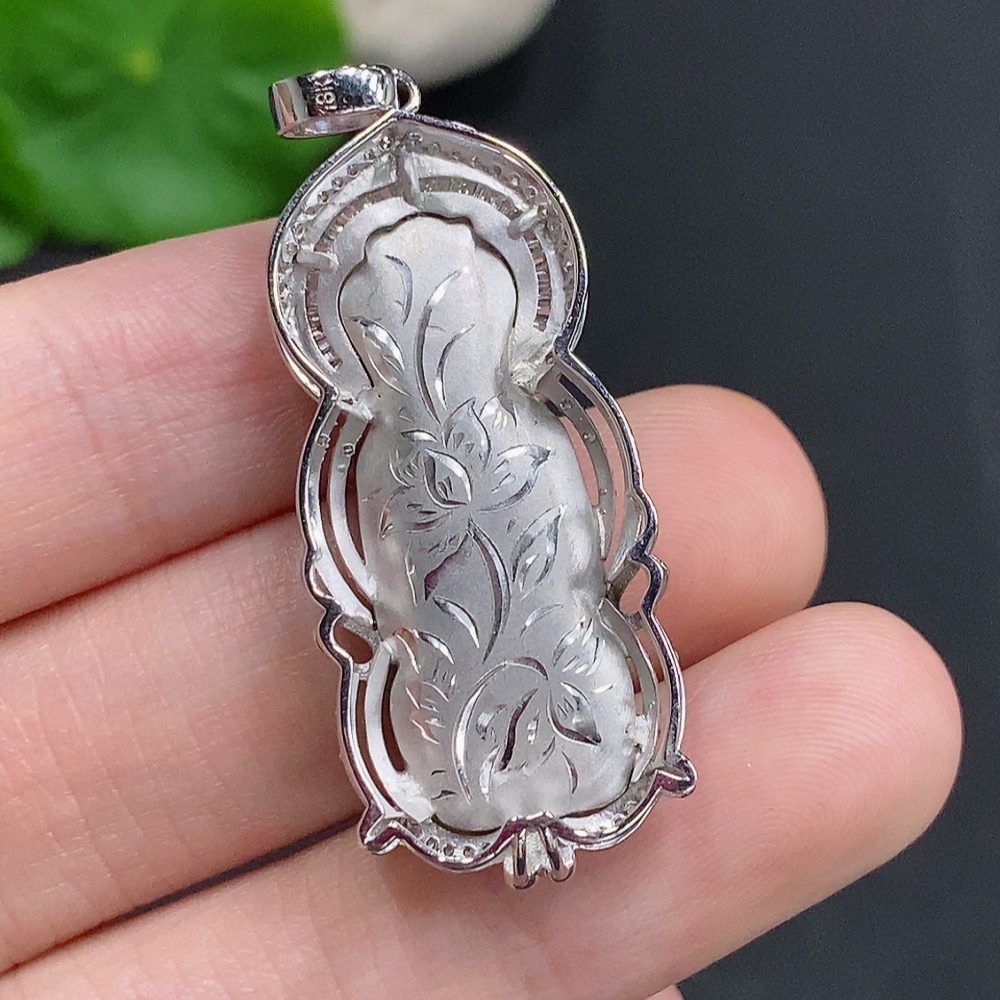 F29419232 Jadeite Guanyin Inlaid Pendant 18K Gold Total Weight Approx. 6.9g (With Diamond Accents)