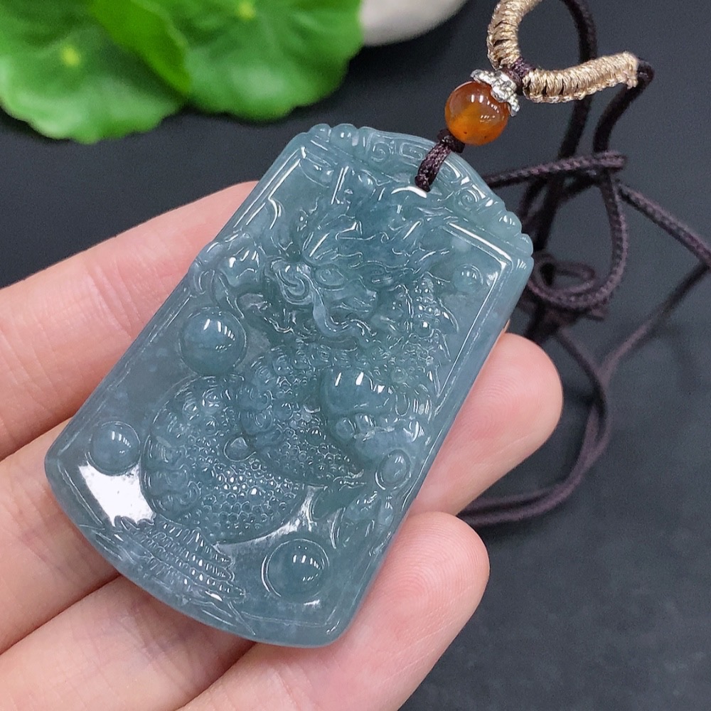 F31645233 JadeiteDragon Travelling the World Pendant