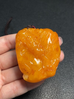 C35202937 Amber Beeswax Pendant with Damage Including Rope Total Weight Approx. 32.5g