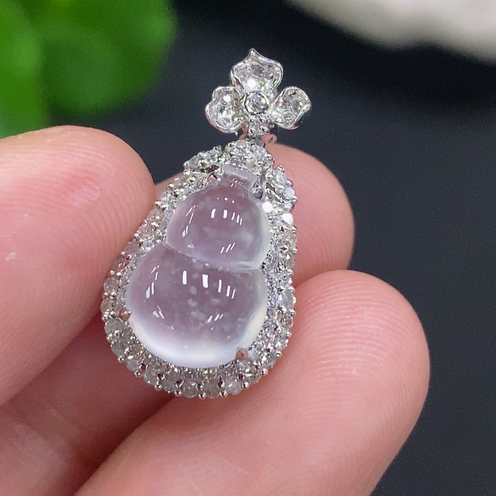 F31684856 Jadeite Gourd Pendant with 18K Gold Mount, Total Weight Approx. 2.4g (Set with Diamonds)