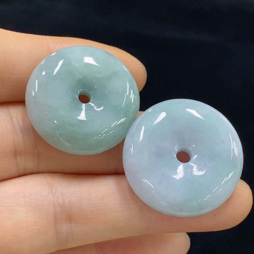F32790331 Jadeite Pendants Sell as a Lot