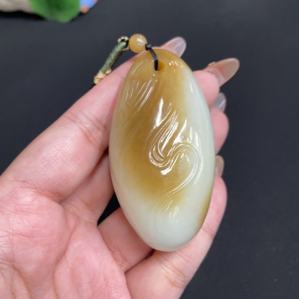 H32737092 Hetian Jade Pendant, Freeform Piece, Total Weight Approx. [Including Rope] 85.7g