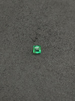 C32785730 Emerald Rough Stone, Clarity Enhanced, Total Weight Approx. 0.34 Carat