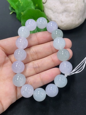 F46567098 翡翠手串  卡12mm左右 货品总重约48.29g