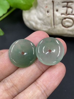F46596420 翡翠平安扣挂件 货品总重约4g