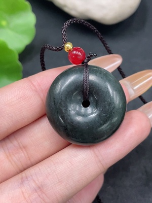 H32797204 Hetian Jade Pendant Safety Knot