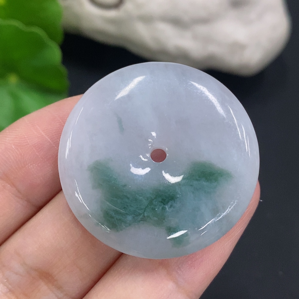 F29333594 Jadeite Peace Knot, Total Weight Approximately 13.8g