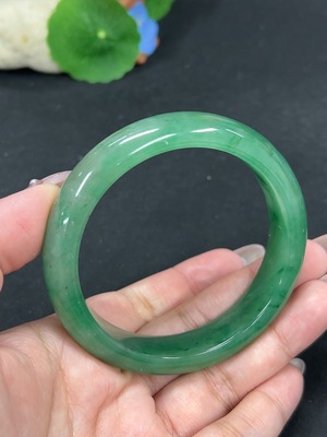 H41843727 非洲翠(独龙玉)正圈手镯 圈口59.8 货品总重约54.5g