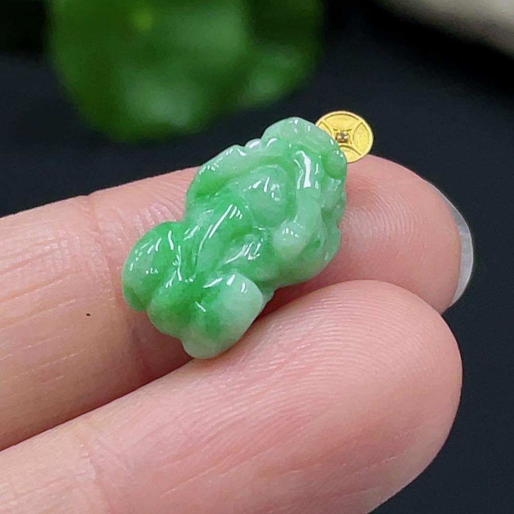 F26997751 JadeitePixiu Pendant with 18K Gold Clasp, Total Weight Approx. 1.9g