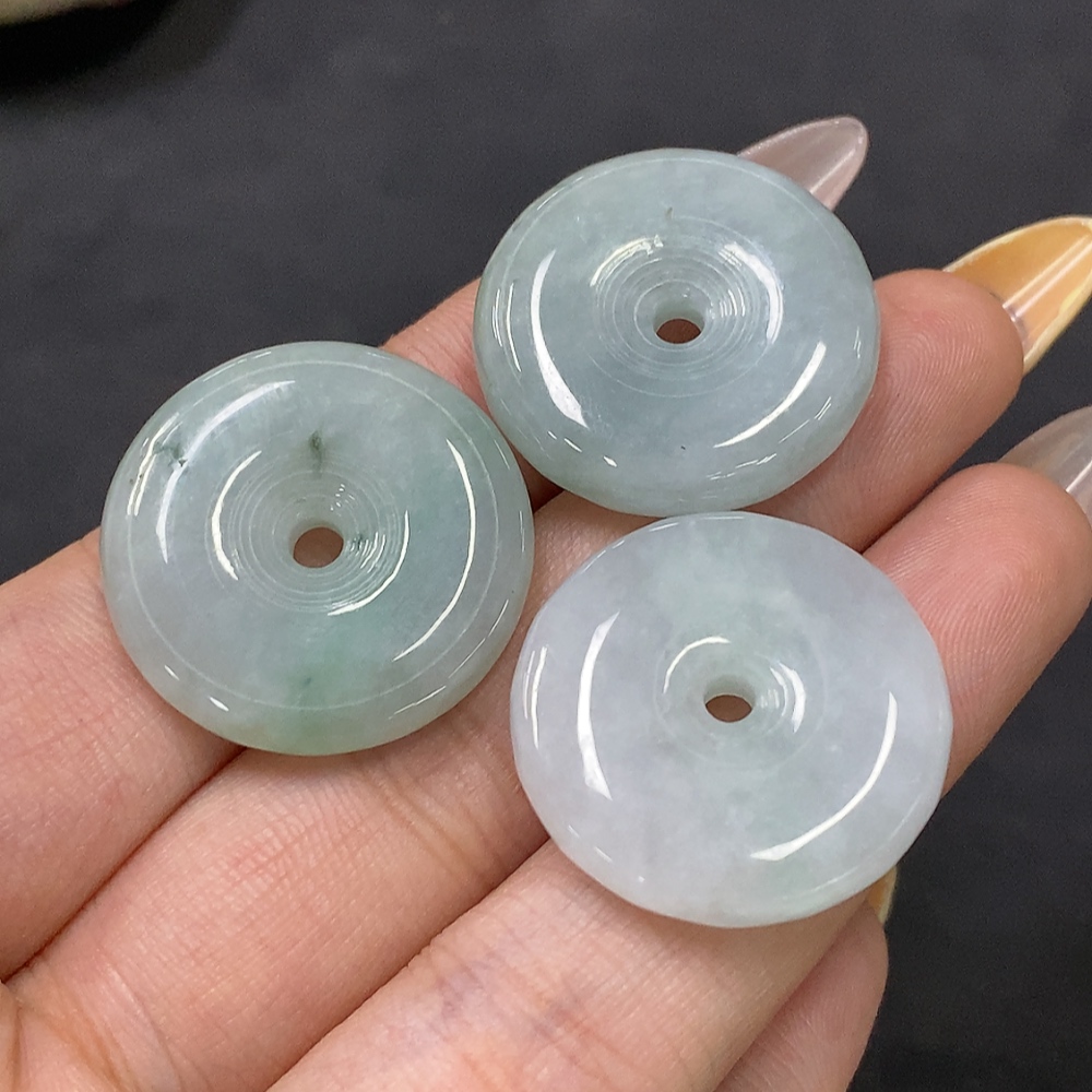 F29416322 Emerald Pendants Wholesale Lot