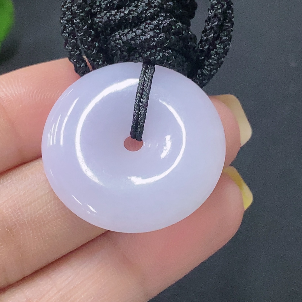 F28265877 JadeitePendant Peace Knot