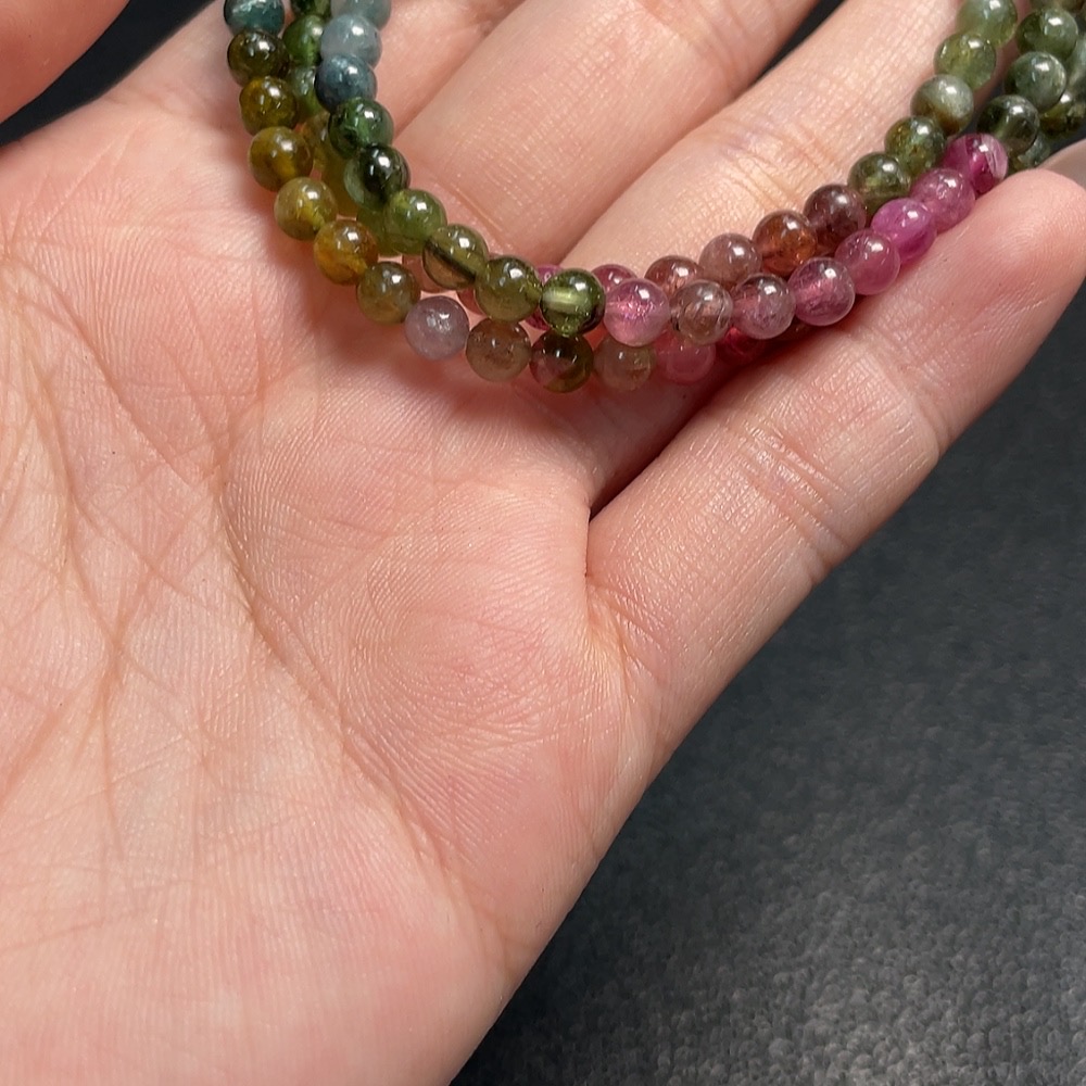 C34952487 Tourmaline Bead Strand with Visible Organic Matter and Other Mineral Components, Total Weight Approx. 17.71g, Bead Size About 4.4mm