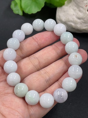 F39610868 翡翠手串 卡11.4mm左右 货品总重约45.4g