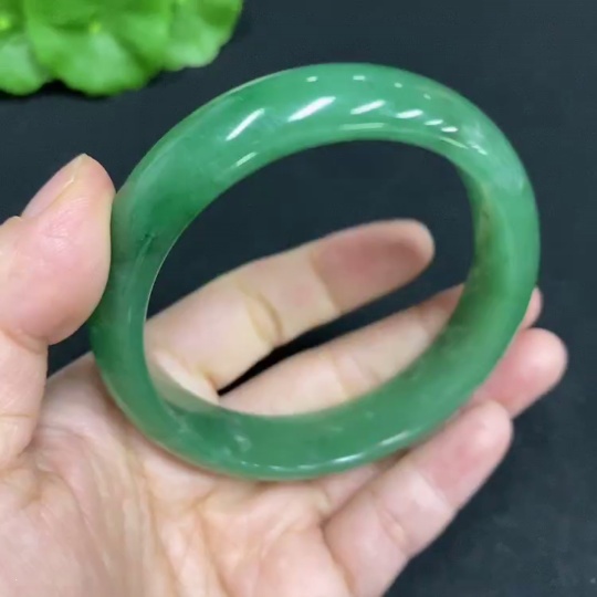 H32703188 African Emerald (Dulong Jade)