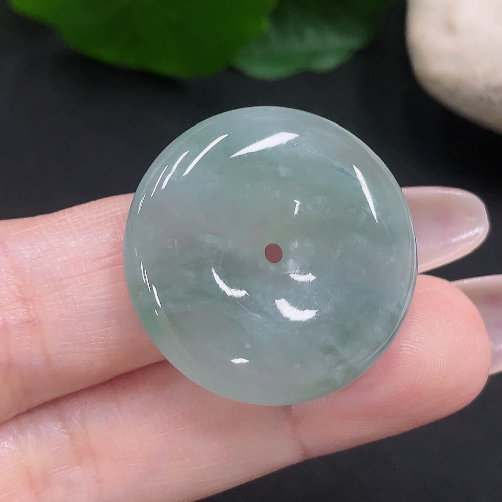 F35082221 Jadeite Peace Knot Pendant Total Weight About 9.6g