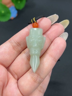 H41947398 和田玉挂件 仿古件 货品总重约[含绳]16.4g