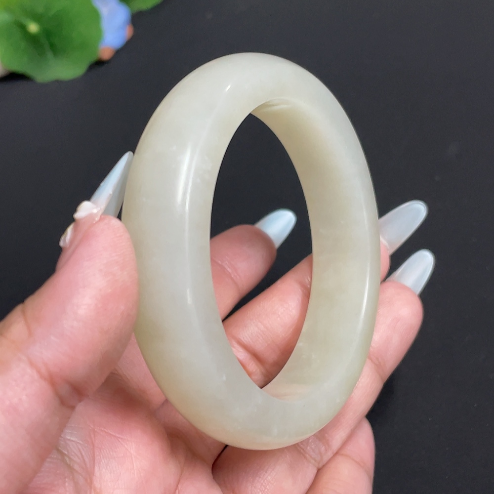 H31632631 Hetian Jade Round Bracelet (Size 57.2, Total Weight ~74.2g)