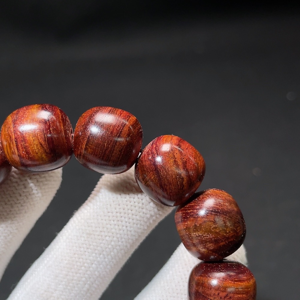 W33937397 Huanghuali Wood Bracelet, Total Weight Approx. 26.6g, Bead Size 15.1mm