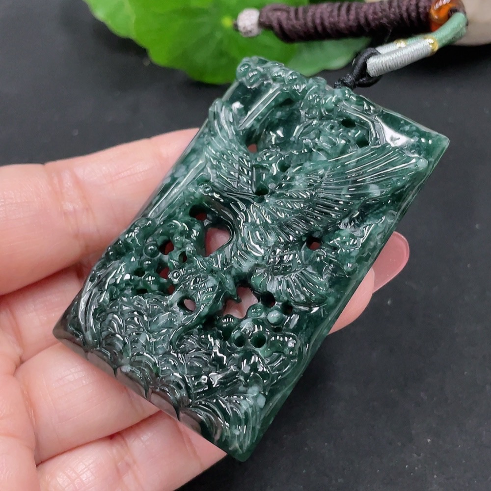 F34012648 Jadeite Pendant of Great Ambitions