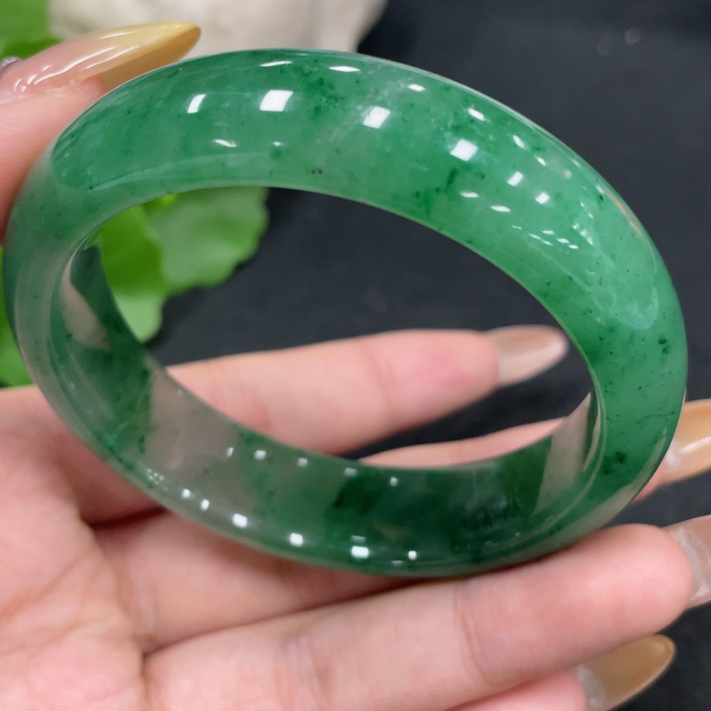 H32724728 African Emerald (Dulong Jade) Round Bracelet