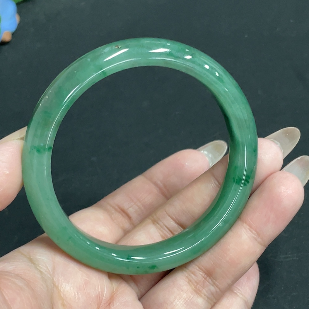 H28308479 African Emerald (Dulong Jade) Round Bracelet