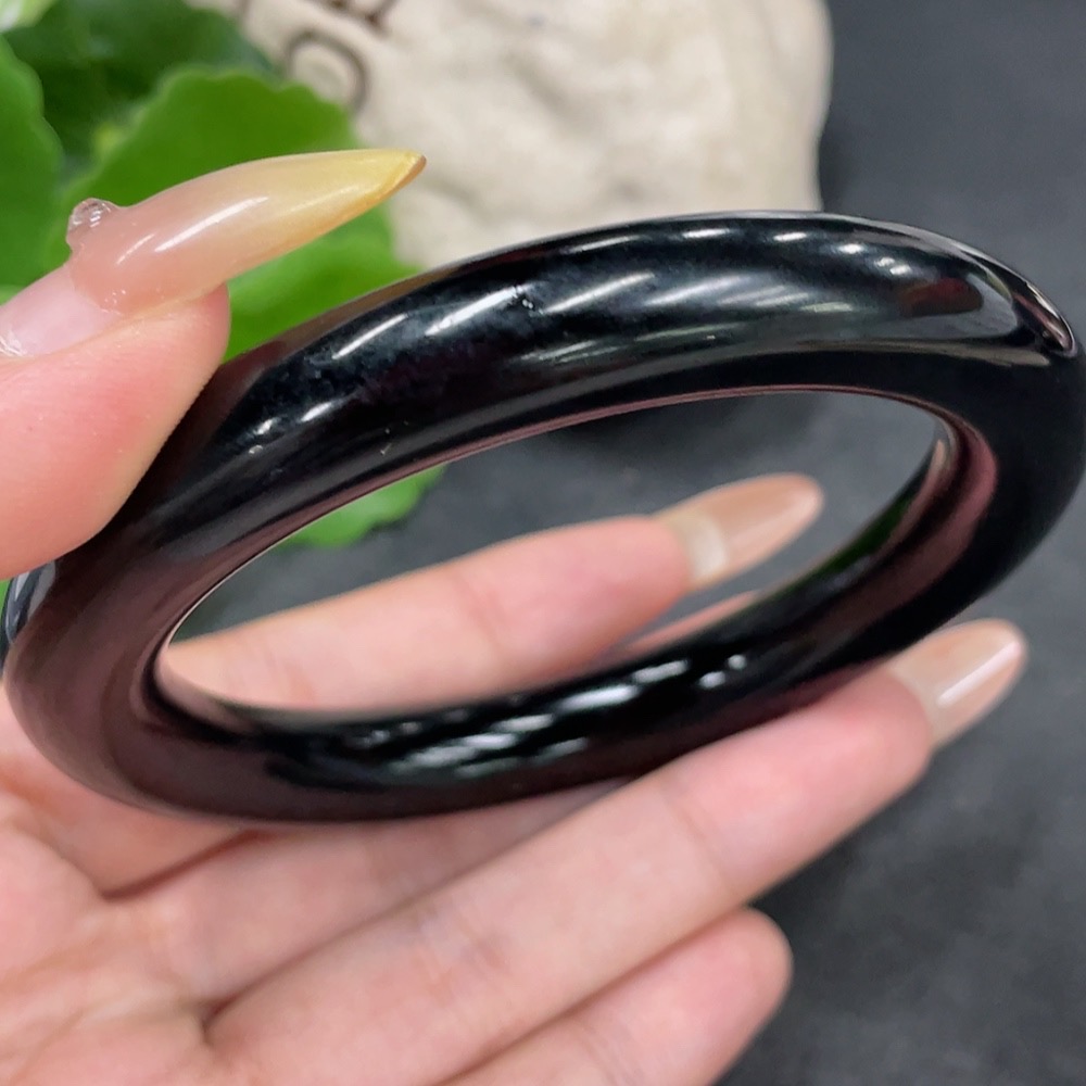 H32823202 Hetian Jade Round Bangle Size 59.7 Total Weight Approx. 62.7g