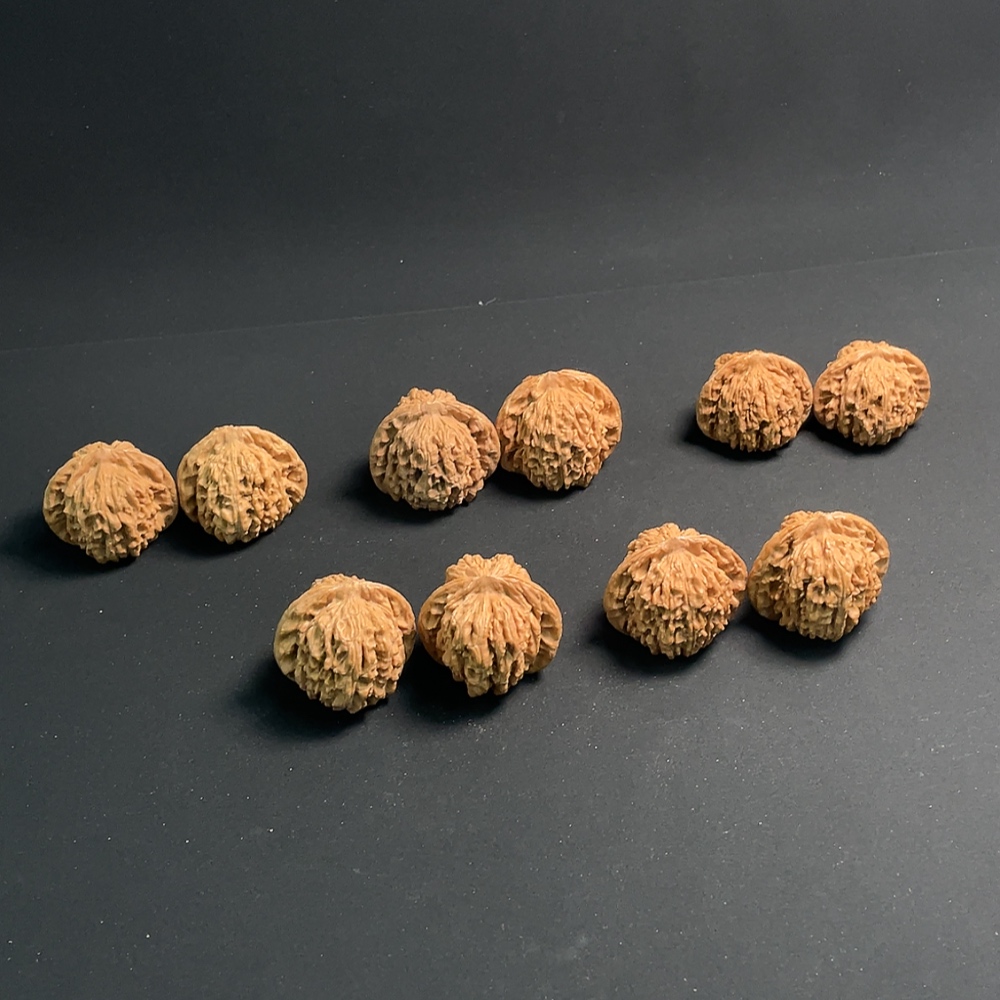 W22514683 Four Buildings Walnuts, Sell as a Lot in Five Pairs
