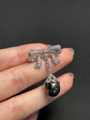 C41885301 海水珍珠胸针 非金 货品总重约5g 卡10.1mm左右