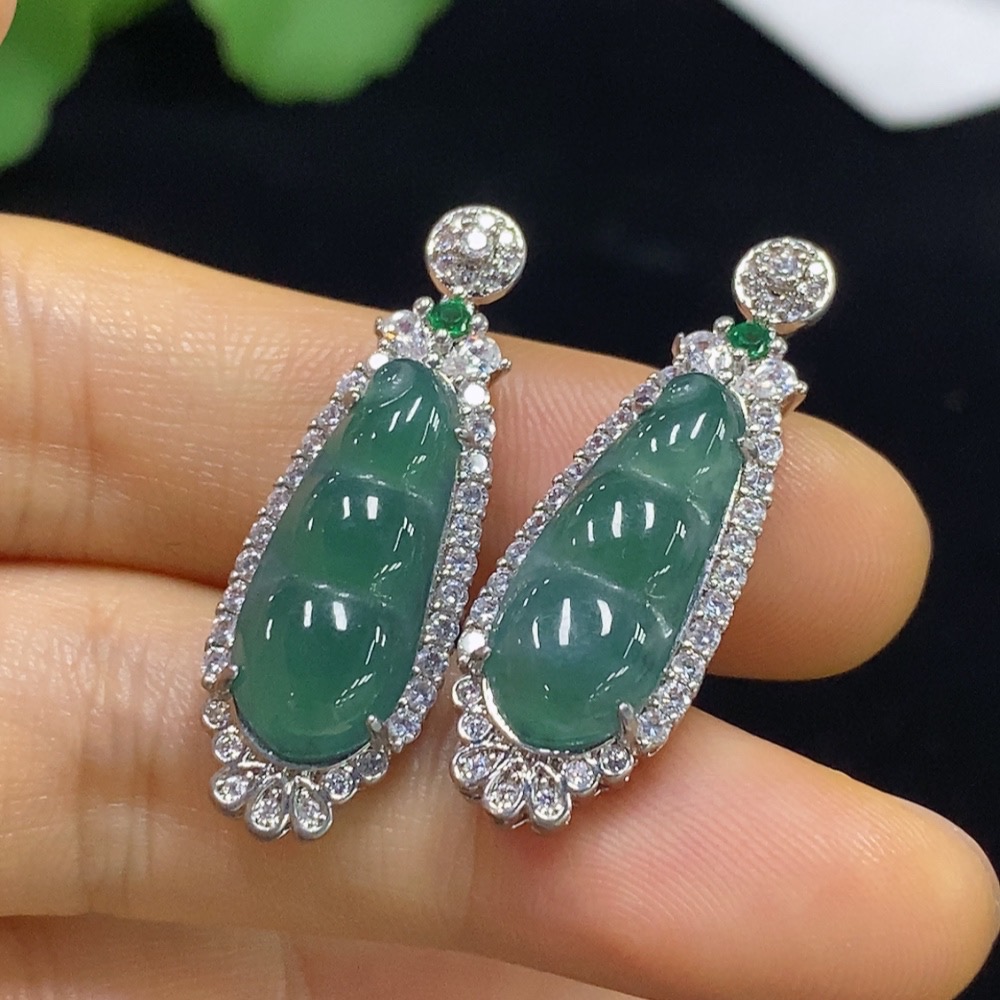 F34074829 Jadeite Blessed Bean Inlaid Pendant Non-Gold