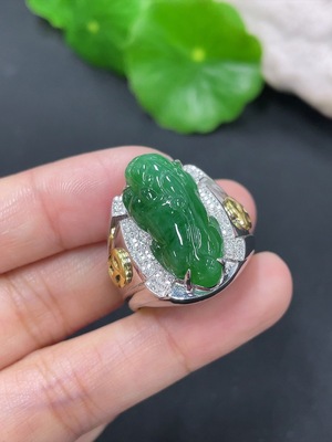 F41934267 翡翠镶嵌戒指 18k 配镶钻石 圈口20 货品总约重8.9g