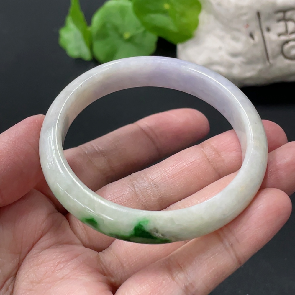 F35109683 Jadeite Round Bangle Total Weight about 32.7g Size 51