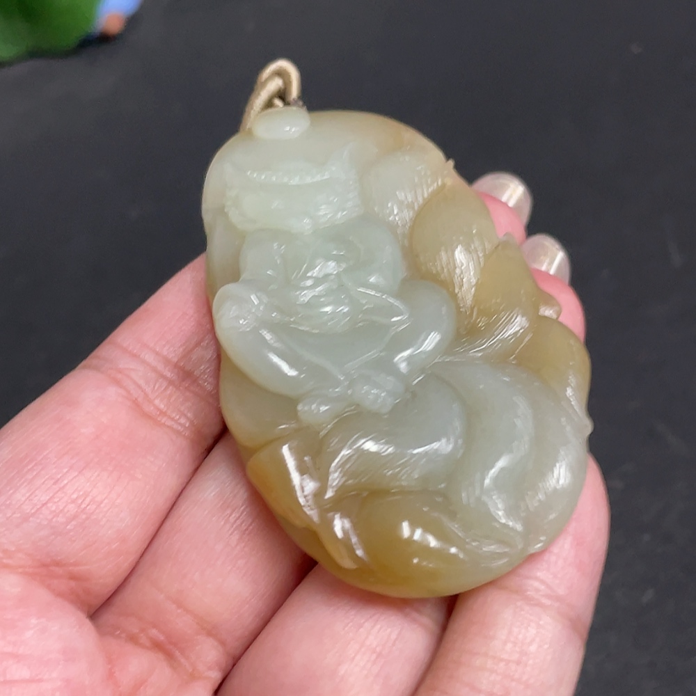 H30526403 Hetian Jade Pendant - Nine-Tailed Fox