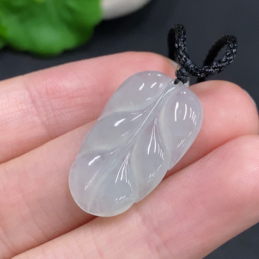 F33941937 Jadeite Leaf Pendant Total Weight Approx. 3.5g (Including Rope Weight)