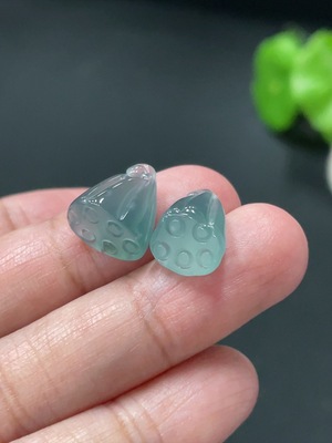 F34018838 Jadeite Lotus Pod Pendant