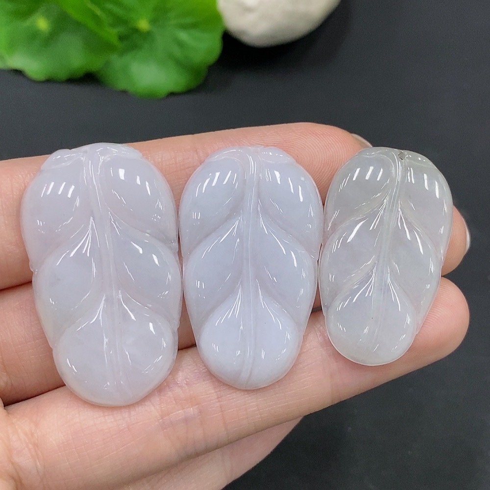 F28189911 JadeiteLeaf Pendant