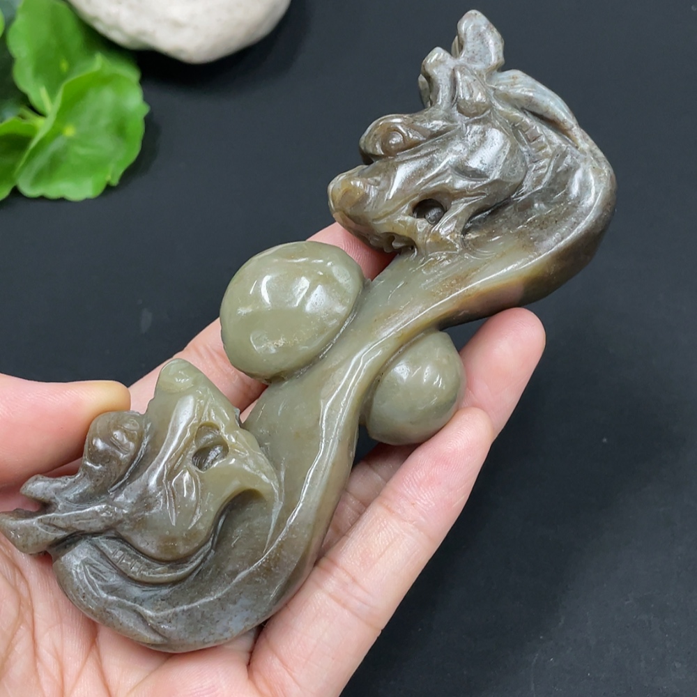 H29388959 Khotan Jade Ornament - Dragon Hook