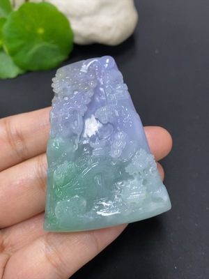 F46526219 翡翠山水牌挂件 货品总重量约49.8克 含其他矿物质