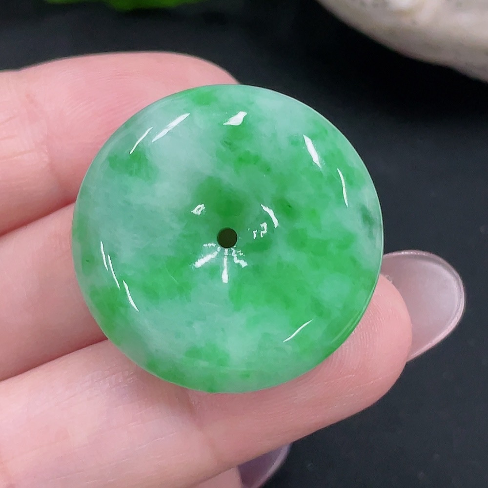 F34981424 Jadeite Peace Buckle Pendant, Total Weight Approximately 9g