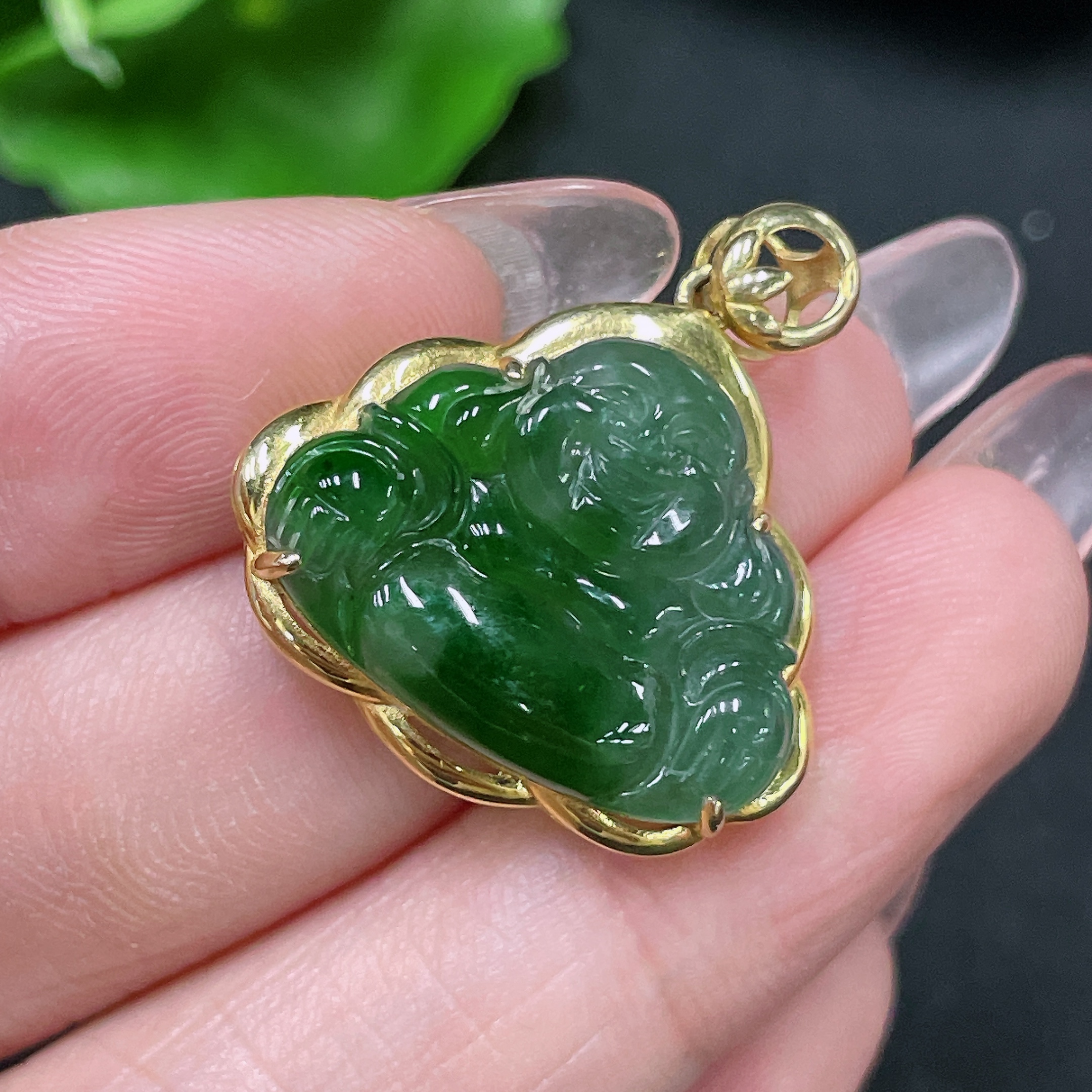 F34021574 Jadeite Buddha Inlaid with 18K Gold, Total Weight Approx. 3.32g